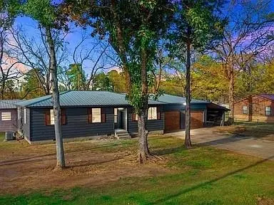 Photo 2 — 309 E Memorial Street, Broken Bow, OK 74728