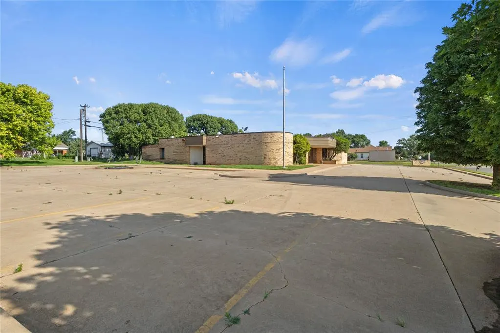 Photo 7 — 400 S Main Avenue, Custer City, OK 73639