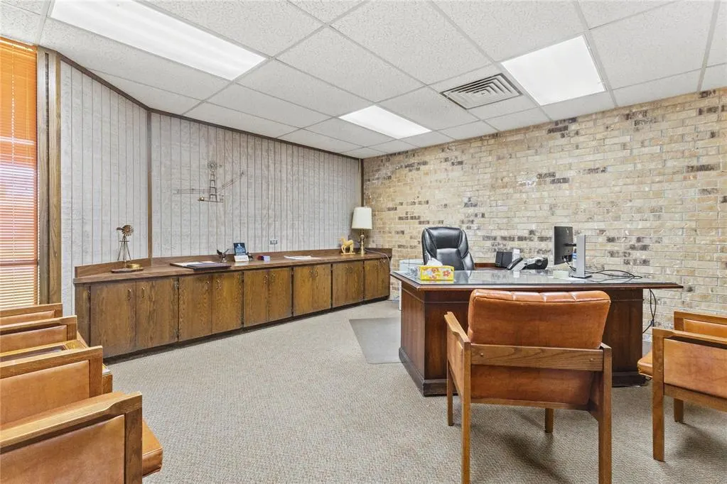 Photo 13 — 400 S Main Avenue, Custer City, OK 73639
