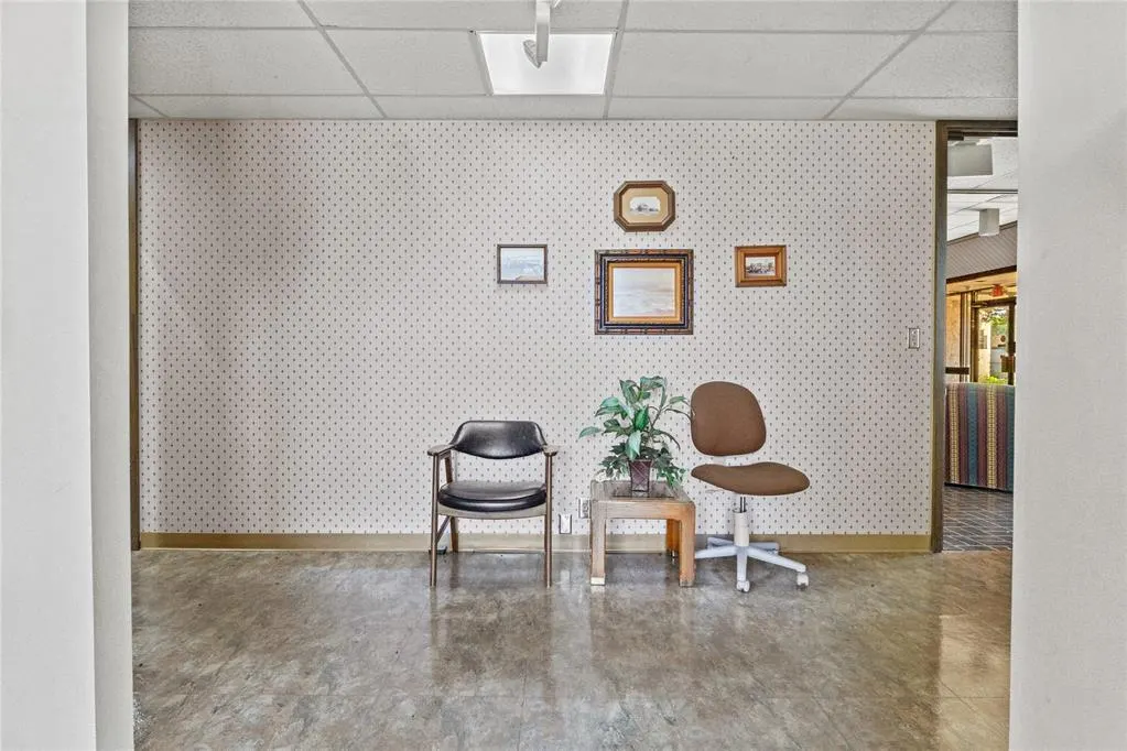 Photo 14 — 400 S Main Avenue, Custer City, OK 73639