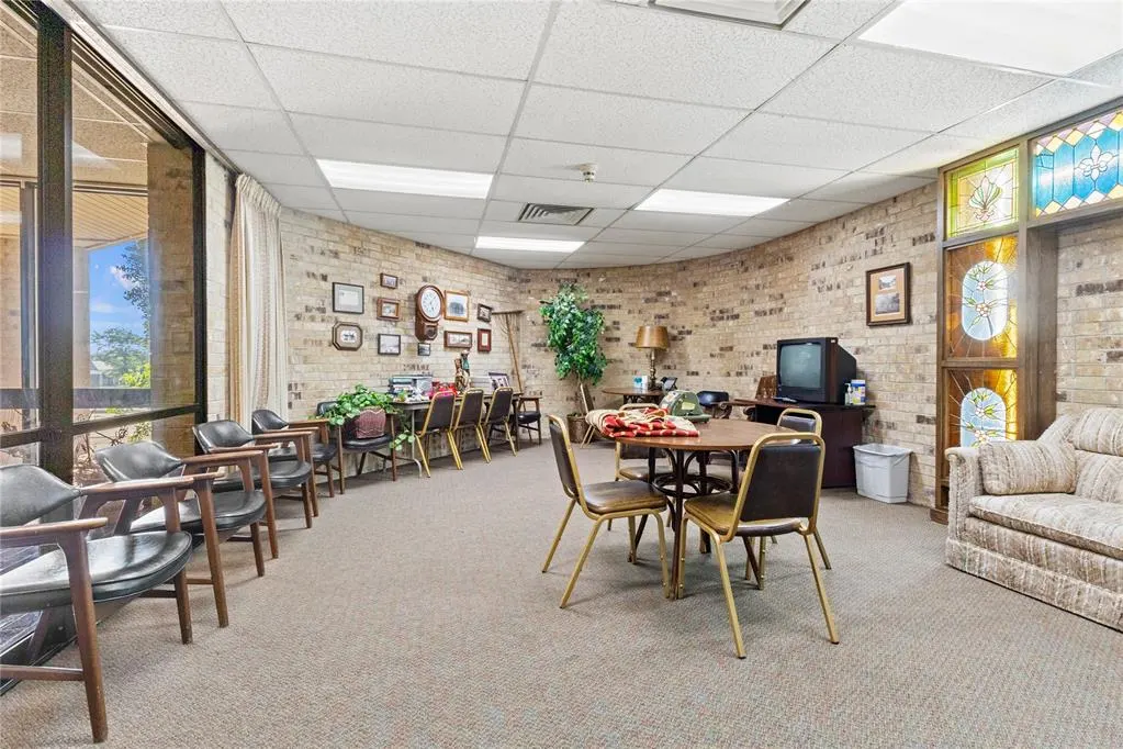 Photo 21 — 400 S Main Avenue, Custer City, OK 73639