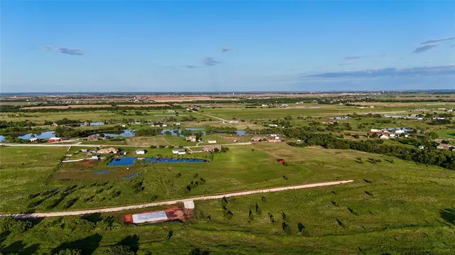 Photo 5 — 2 E 880 Road, Cashion, OK 73016