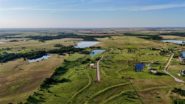 Photo 8 — 2 E 880 Road, Cashion, OK 73016