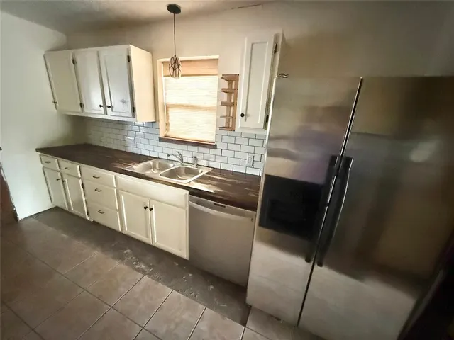 Photo 4 — 601 Sky Circle, Altus, OK 73521