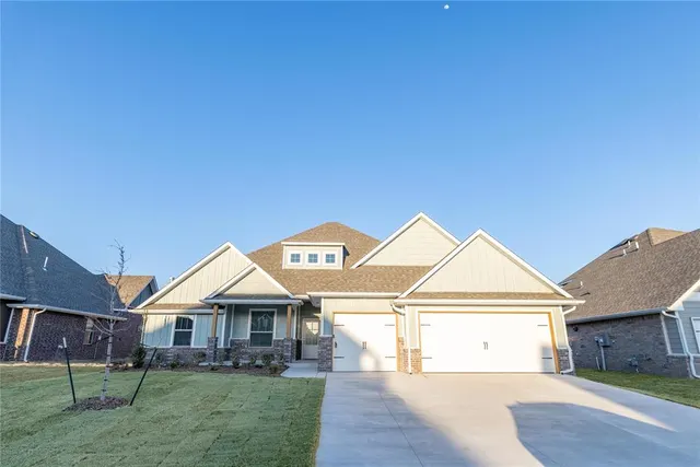 Photo 2 — 3901 Skyler Way, Norman, OK 73072