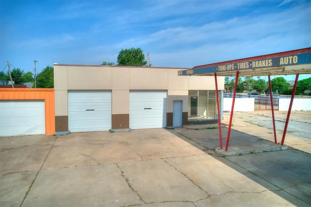 Photo 3 — 2217 N Portland Avenue, Oklahoma City, OK 73107