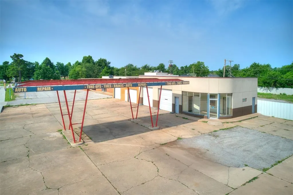Photo 4 — 2217 N Portland Avenue, Oklahoma City, OK 73107