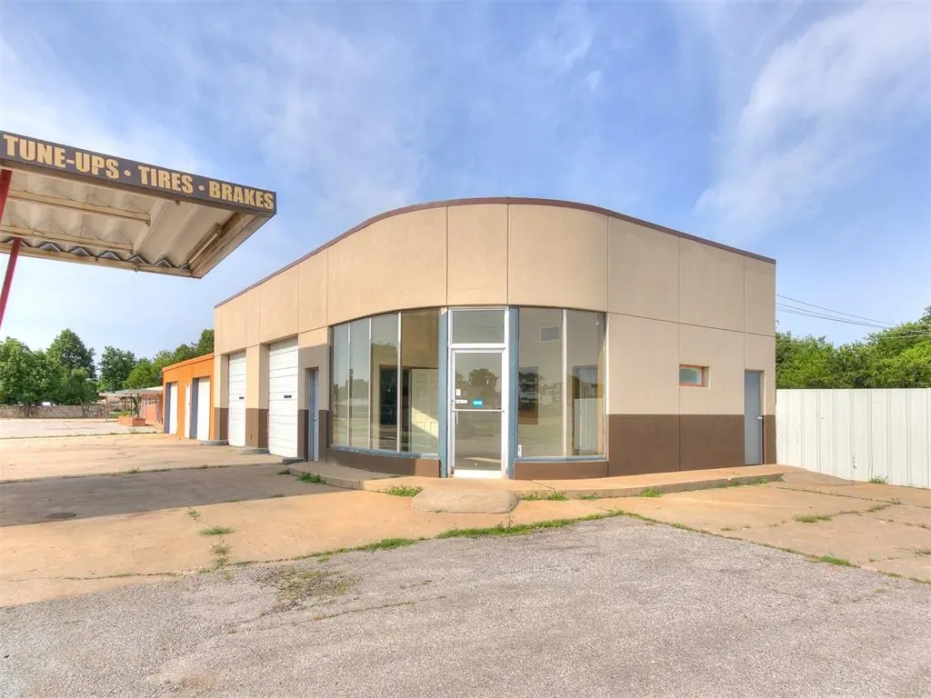 Photo 7 — 2217 N Portland Avenue, Oklahoma City, OK 73107
