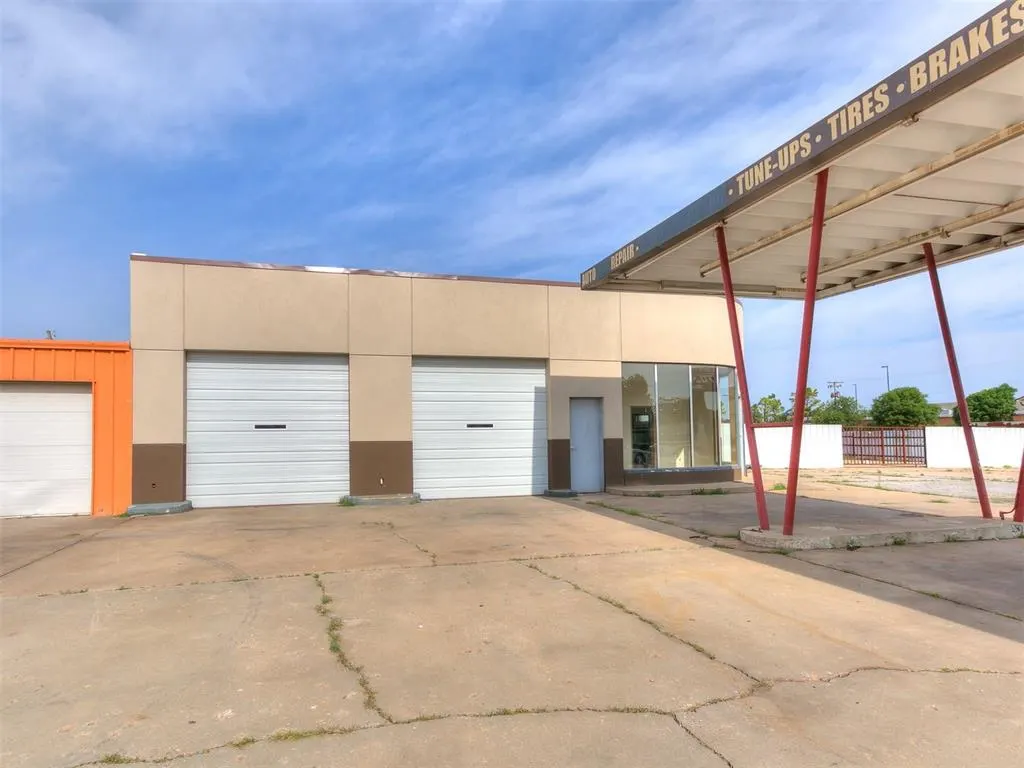 Photo 10 — 2217 N Portland Avenue, Oklahoma City, OK 73107