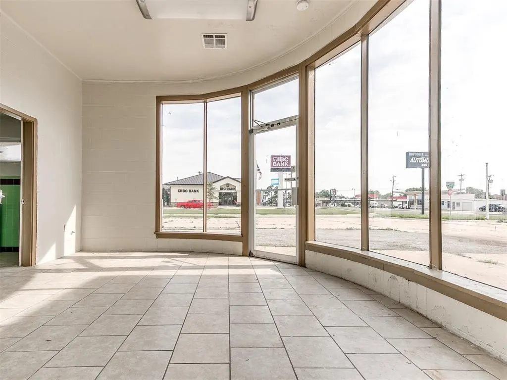 Photo 12 — 2217 N Portland Avenue, Oklahoma City, OK 73107
