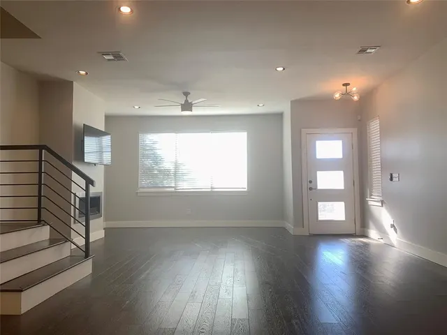 Photo 4 — 1305 NE 6th Street, Oklahoma City, OK 73117