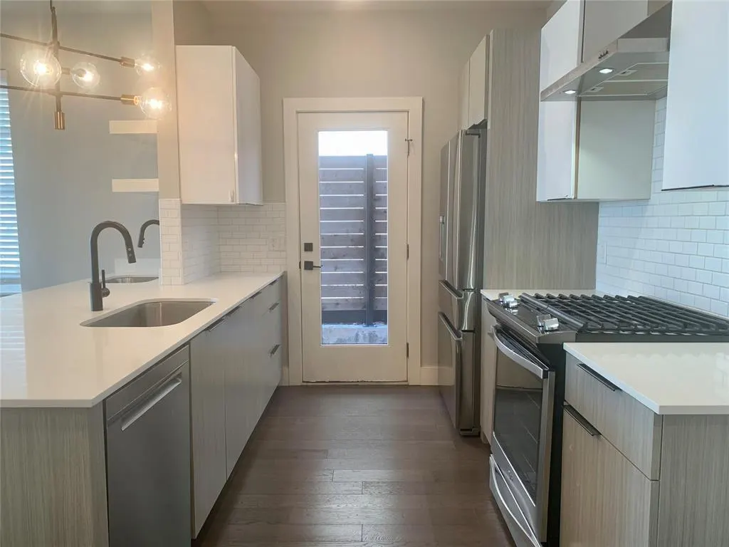 Photo 6 — 1305 NE 6th Street, Oklahoma City, OK 73117