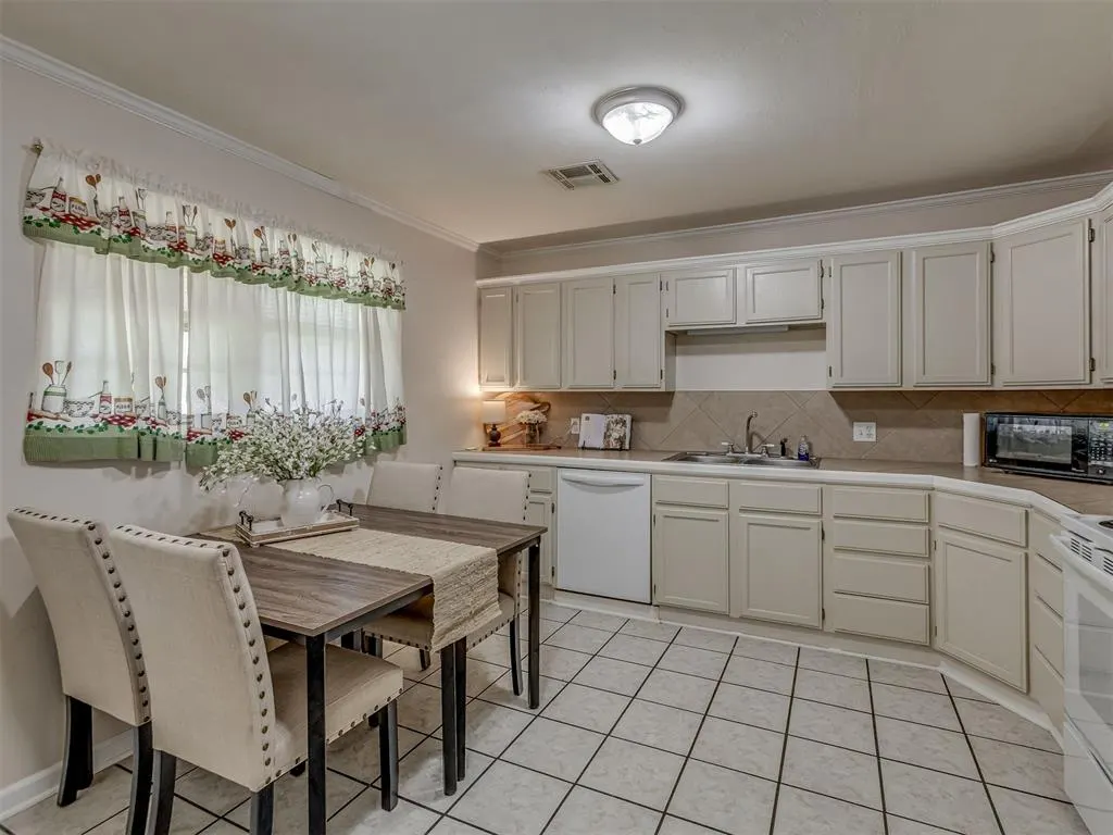 Photo 12 — 3113 SE 20th Street, Oklahoma City, OK 73115