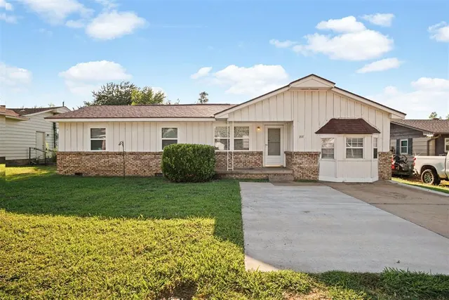 Front exterior — 1717 Symphony Lane, Midwest City, OK 73130