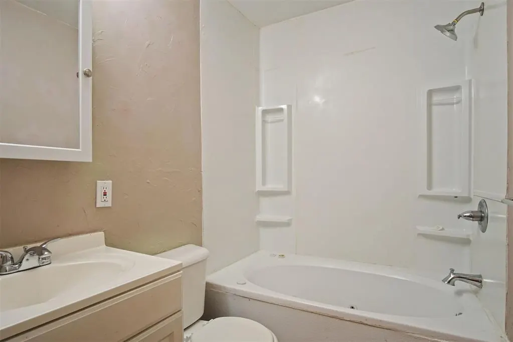 Photo 9 — 1717 Symphony Lane, Midwest City, OK 73130