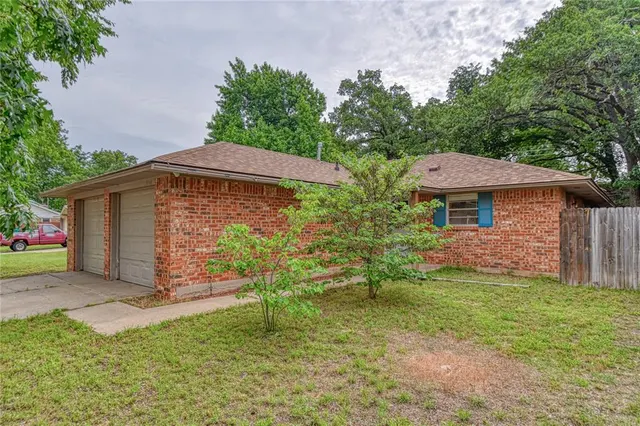 Photo 2 — 1540 Bradley Place, Oklahoma City, OK 73127