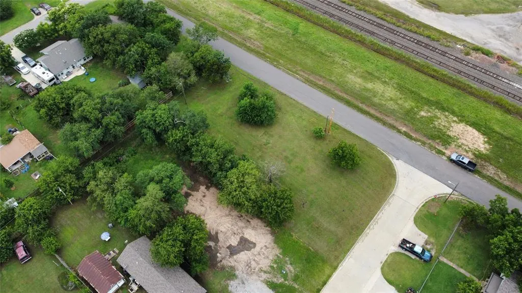 Photo 3 — 200 NE 2nd Street, Moore, OK 73160