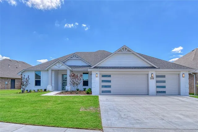 Front exterior — 2240 Bretford Way, Norman, OK 73071