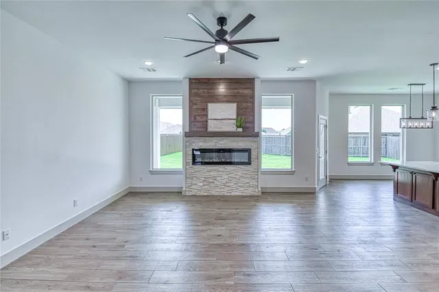 Photo 6 — 2240 Bretford Way, Norman, OK 73071