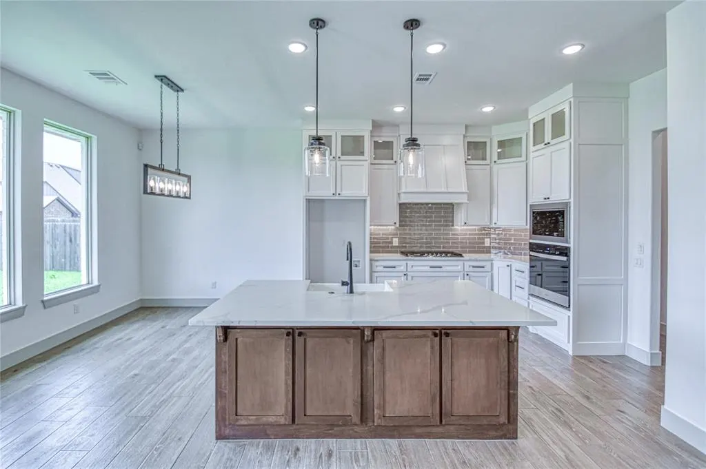 Photo 12 — 2240 Bretford Way, Norman, OK 73071