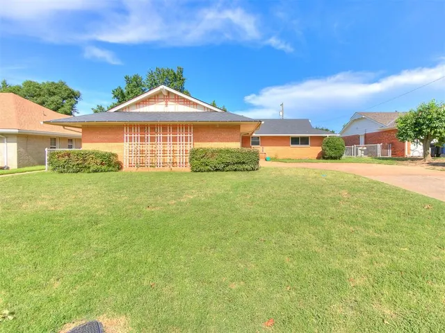 Photo 3 — 5906 N Shawnee Avenue, Oklahoma City, OK 73112