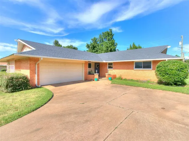 Photo 4 — 5906 N Shawnee Avenue, Oklahoma City, OK 73112