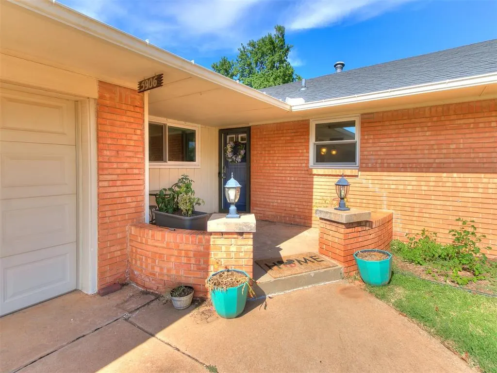 Photo 5 — 5906 N Shawnee Avenue, Oklahoma City, OK 73112