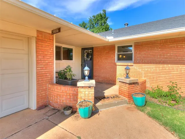 Photo 5 — 5906 N Shawnee Avenue, Oklahoma City, OK 73112