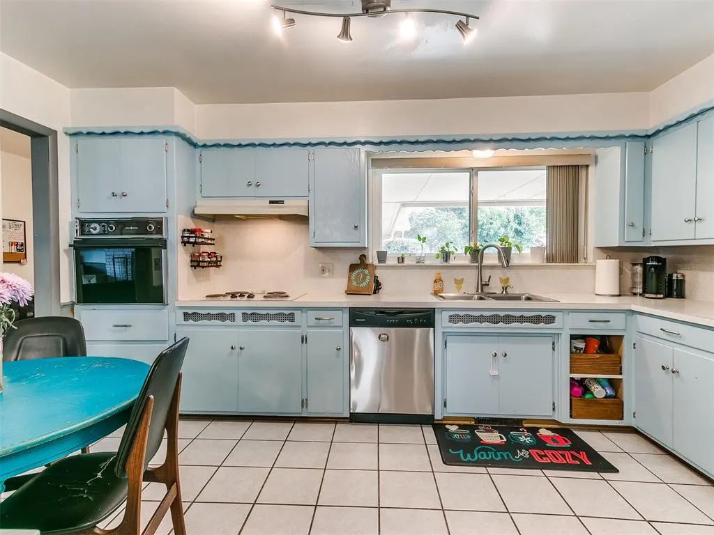 Photo 10 — 5906 N Shawnee Avenue, Oklahoma City, OK 73112