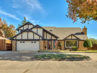 Sold home at 3100 N Eagle Lane