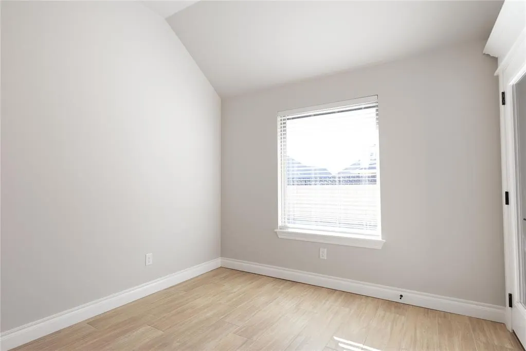 Photo 9 — 3906 Lleyton Drive, Norman, OK 73072