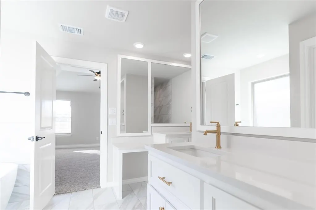 Photo 12 — 3906 Lleyton Drive, Norman, OK 73072