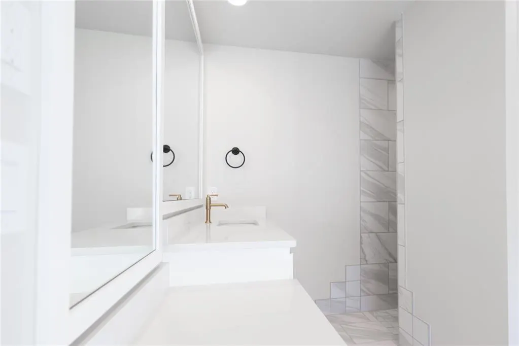 Photo 13 — 3906 Lleyton Drive, Norman, OK 73072