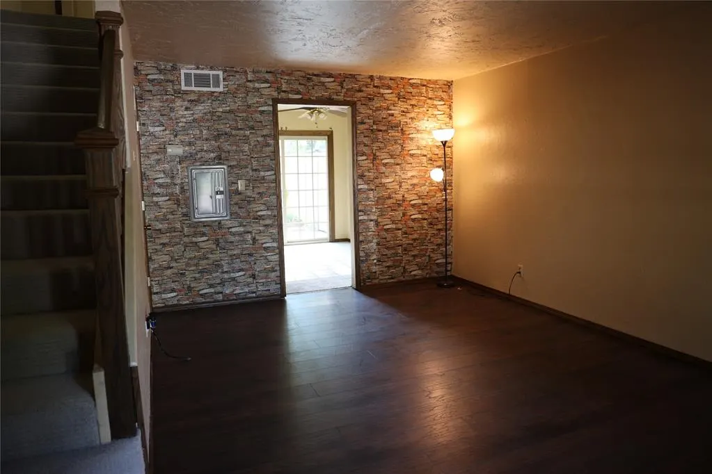 Photo 3 — 3823 N Harvard Avenue 12, Oklahoma City, OK 73122