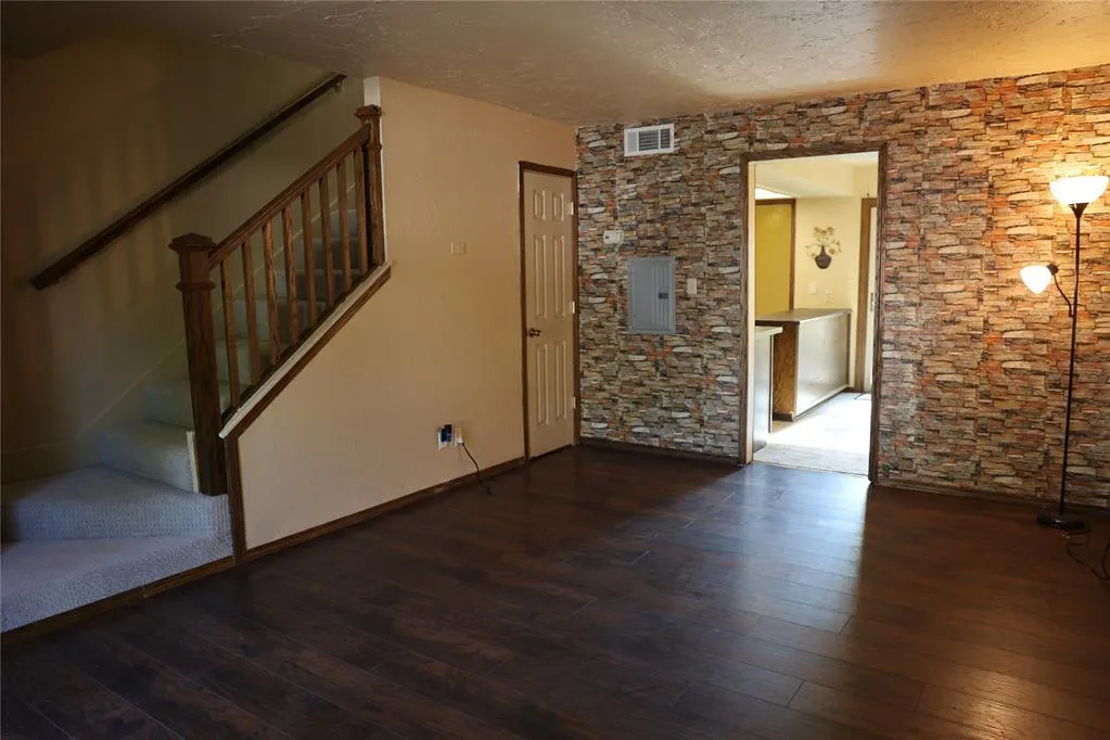 Photo 4 — 3823 N Harvard Avenue 12, Oklahoma City, OK 73122