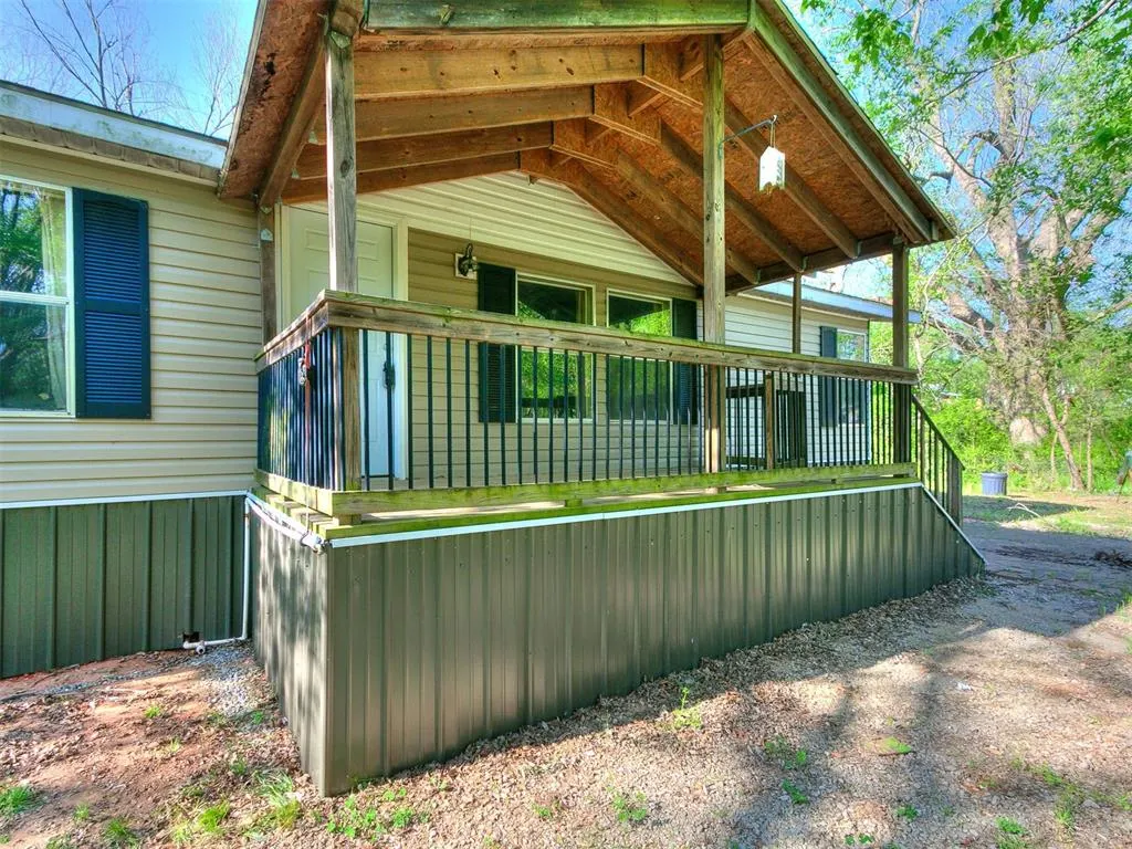 Photo 2 — 410 W Main Street, Tecumseh, OK 74873