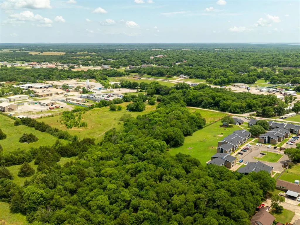 Photo 2 — 301 NE Monroe Avenue, Ardmore, OK 73401