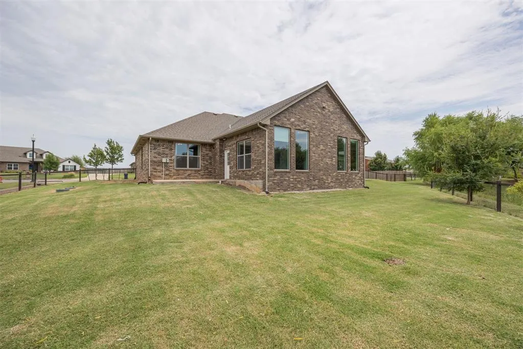 Photo 2 — 14709 Bella Maria Drive, Oklahoma City, OK 73165