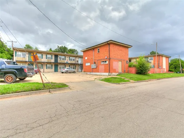 Photo 7 — 1731 NW 32nd Street, Oklahoma City, OK 73118