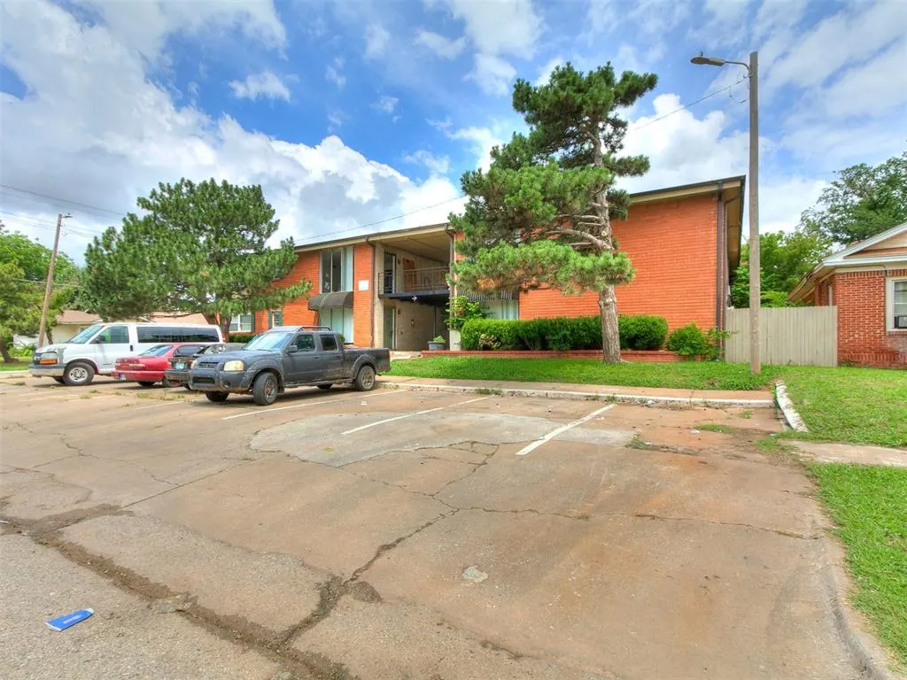 Photo 12 — 1731 NW 32nd Street, Oklahoma City, OK 73118