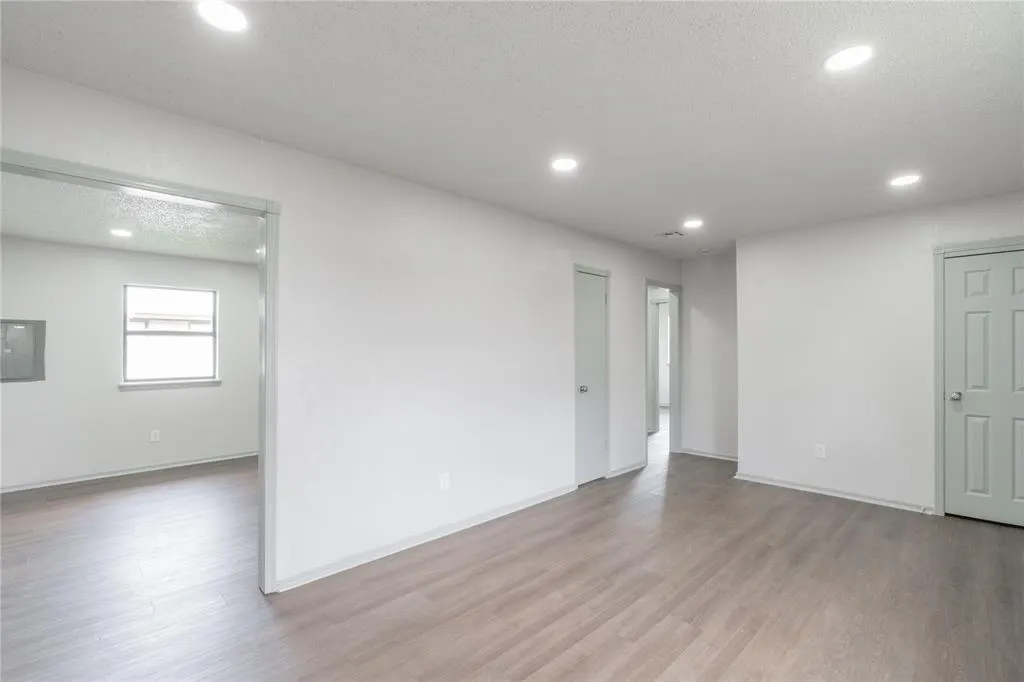 Photo 4 — 4720 S Youngs Boulevard, Oklahoma City, OK 73119
