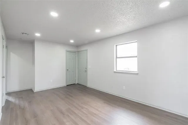 Photo 5 — 4720 S Youngs Boulevard, Oklahoma City, OK 73119