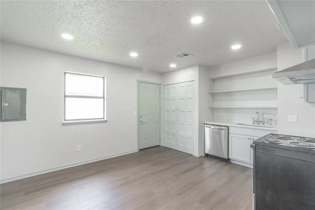 Photo 6 — 4720 S Youngs Boulevard, Oklahoma City, OK 73119
