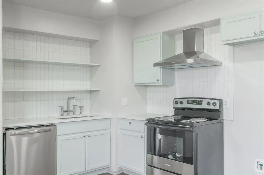 Photo 8 — 4720 S Youngs Boulevard, Oklahoma City, OK 73119