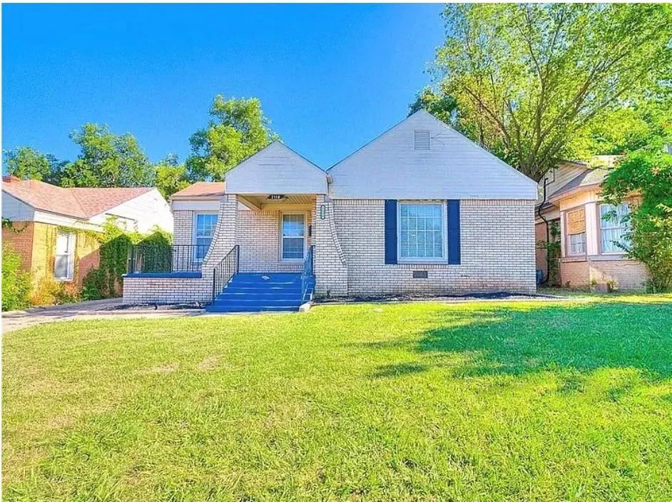 Front exterior — 2116 NW 30th Street, Oklahoma City, OK 73112