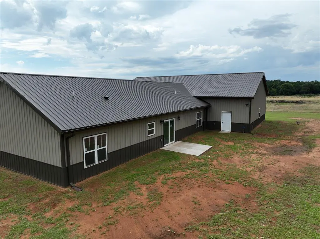 Photo 3 — 17008 County Street 2750, Minco, OK 73059