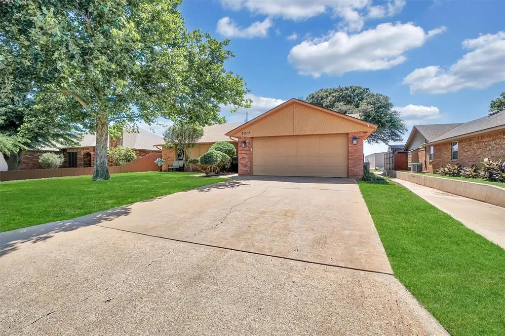 Photo 3 — 3217 Quail Circle, Altus, OK 73521