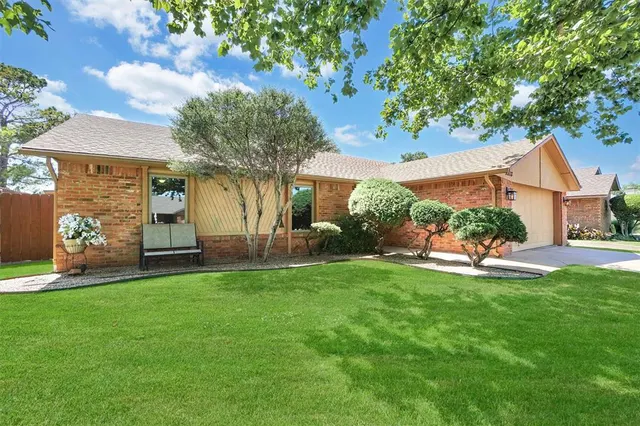 Photo 5 — 3217 Quail Circle, Altus, OK 73521