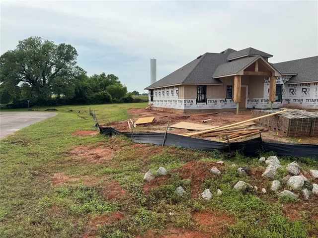 Photo 3 — 2757 Sherwood Court, Newcastle, OK 73065