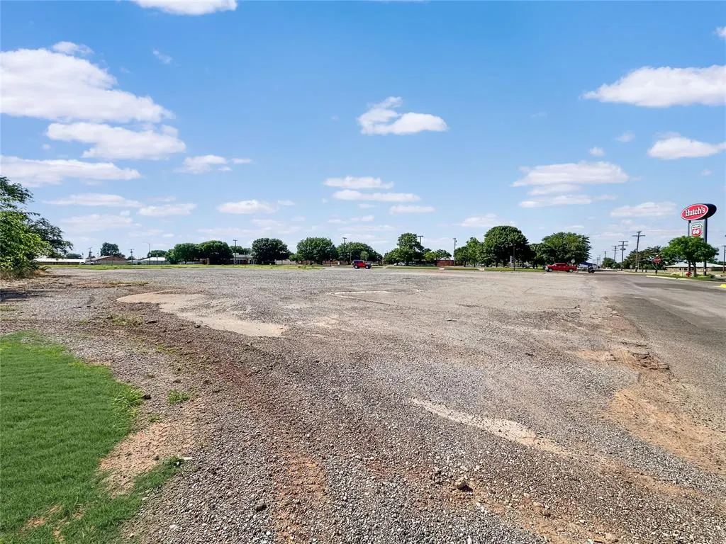 Photo 4 — 408 NE Route 66 Highway, Sayre, OK 73662
